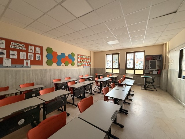 İSTANBUL ÜSKÜDAR KISIKLI'DA SATILIK HAZIR OKUL BİNASI