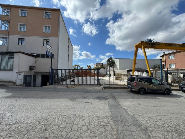 İSTANBUL ATAŞEHİR FERHATPAŞA'DA ANA CADDE ÜZERİNDE SATILIK ARSA