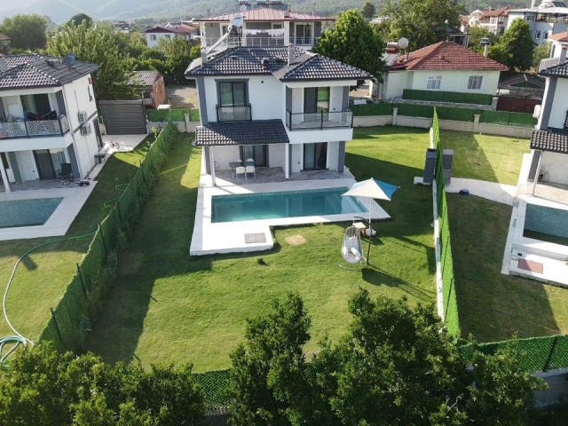 MUĞLA KÖYCEĞİZ TOPARLAR'DA HAVUZLU SATILIK LÜKS VİLLA